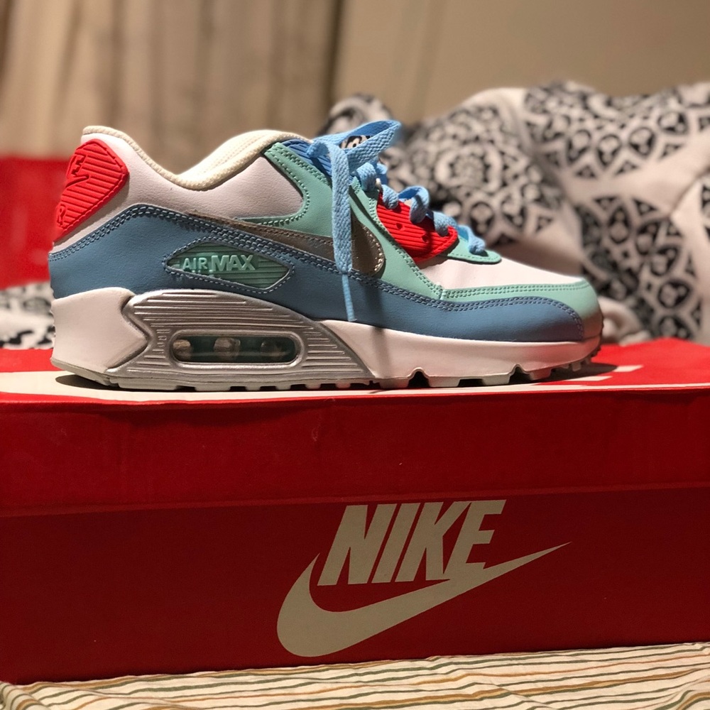 Nike youth 6.5